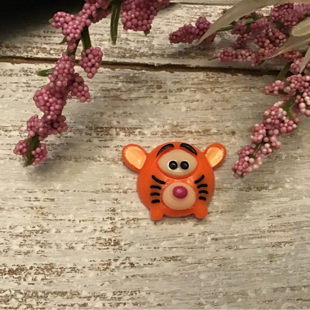 3/$9.00 Tiger Lapel Pin